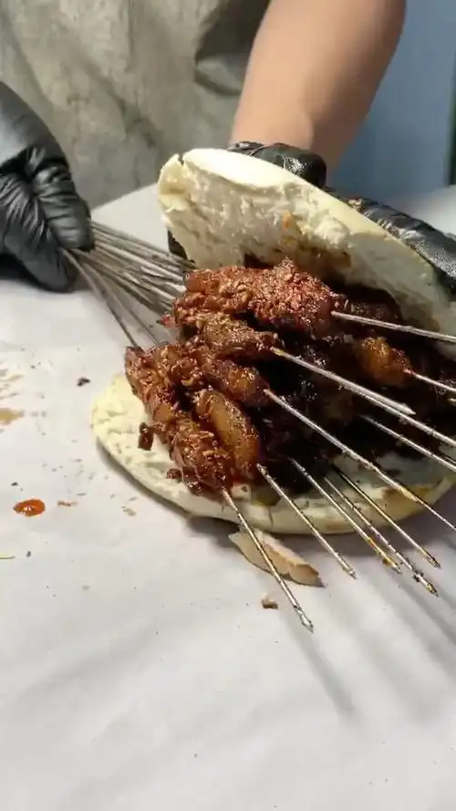 馍夹小烤串,这样吃才够爽