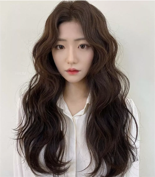 浪漫长发波浪卷 应季人气卷发_长发发型 - 美发站