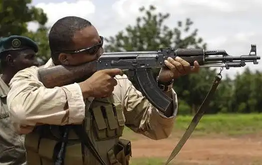 中国的type 56突击步枪曾在中国成为标配步兵武器长达30多年