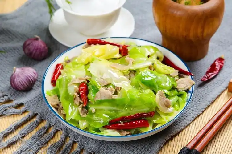 夏天热,推荐8道清凉素菜,照着做给家人吃,营养又下饭