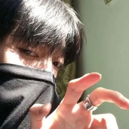 男头像真人,小众ins酷帅高冷真人男生头像丨我要拼命的笑_可可情感网