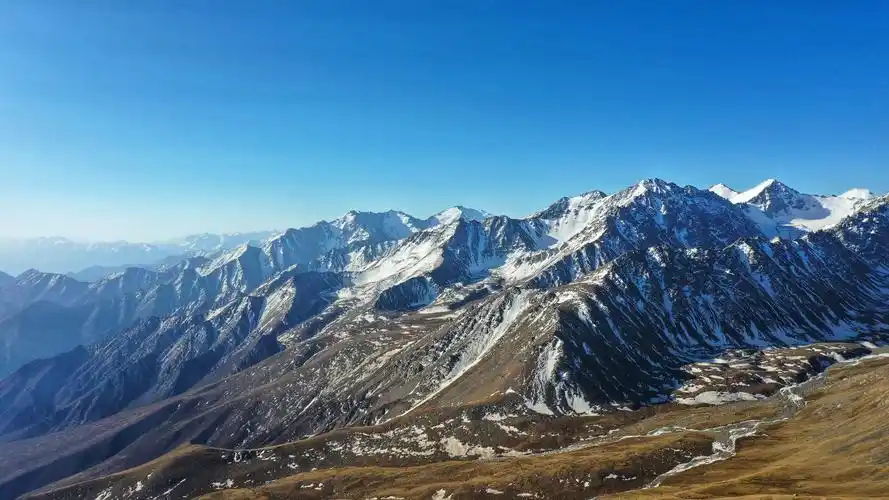 美丽家乡——巴尔斯雪山