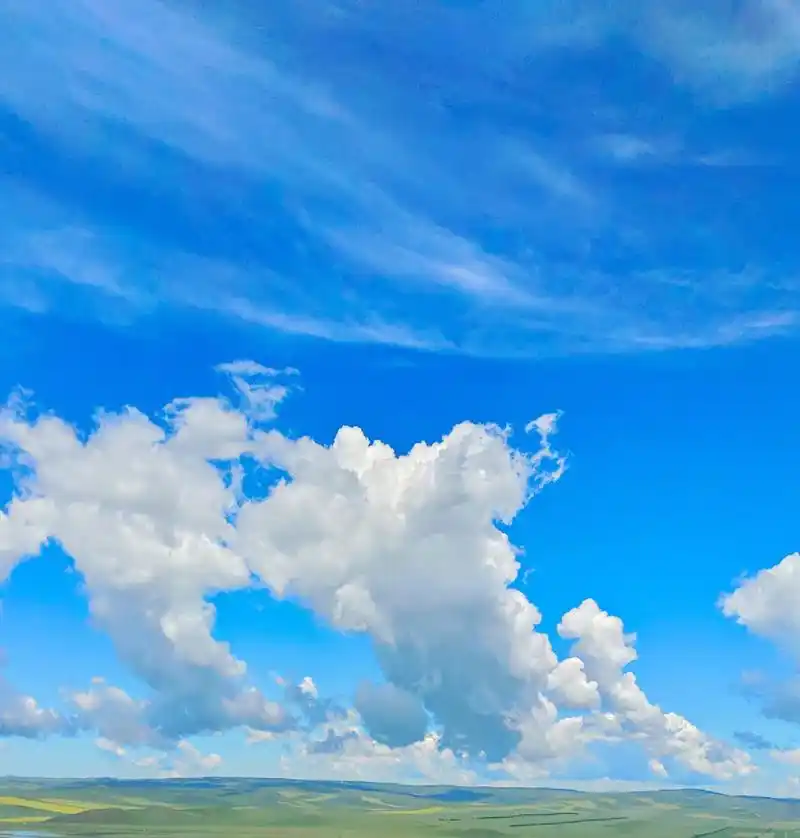 唯美大兴安岭,通透如怡静;蓝天白云舞翩跹 - 抖音