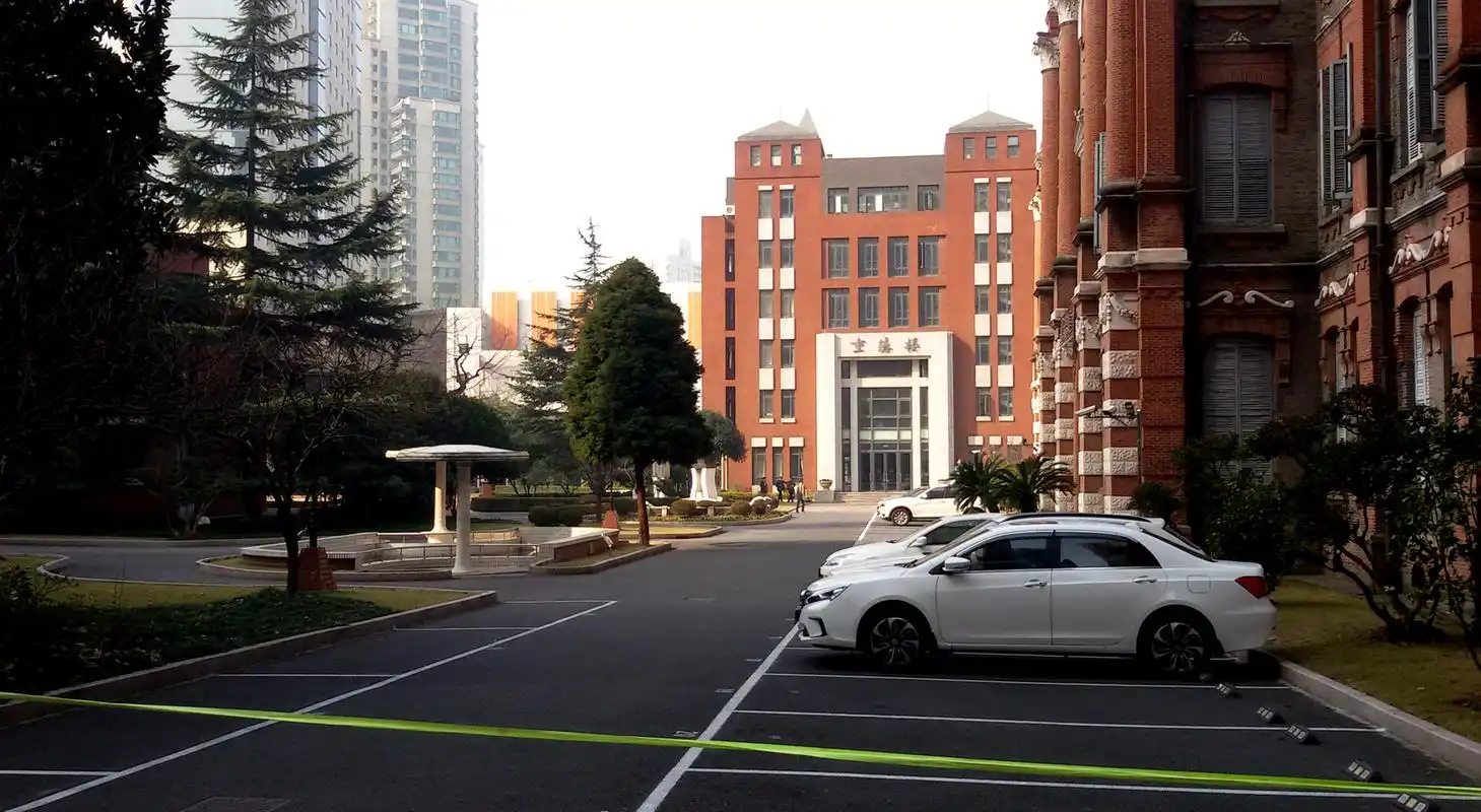 上海徐汇中学一瞥