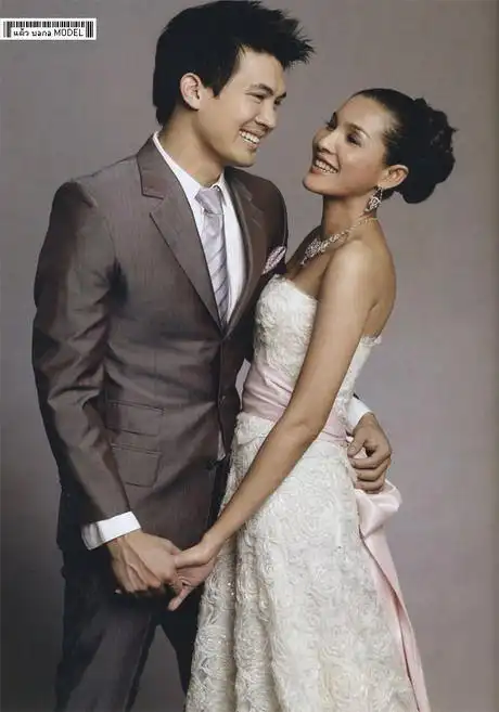 笑容满满,幸福无价.ken 和 noi .