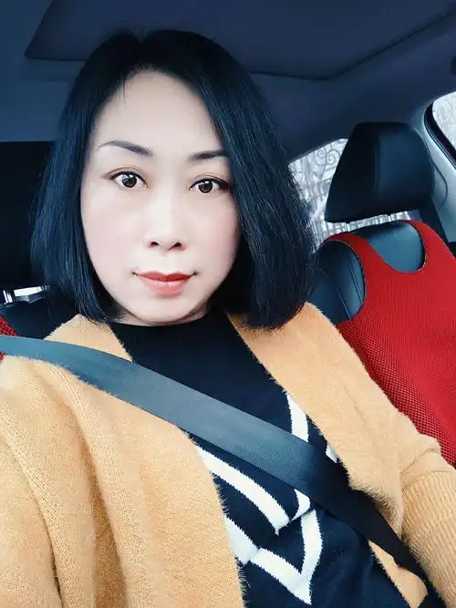 妈妈的自拍实在太漂亮啦