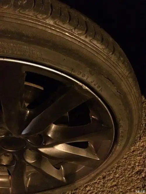 昨晚高速惊魂爆胎了大家看看问题大吗