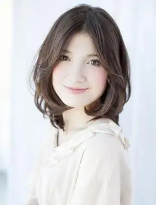 高颧骨菱形脸女生适合的短发发型