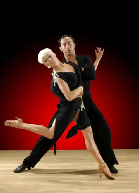 迈克尔 马里托夫斯基和乔安娜 柳妮丝