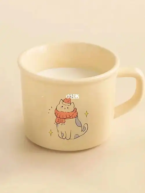 一只可爱圣诞猫咪马克杯设计