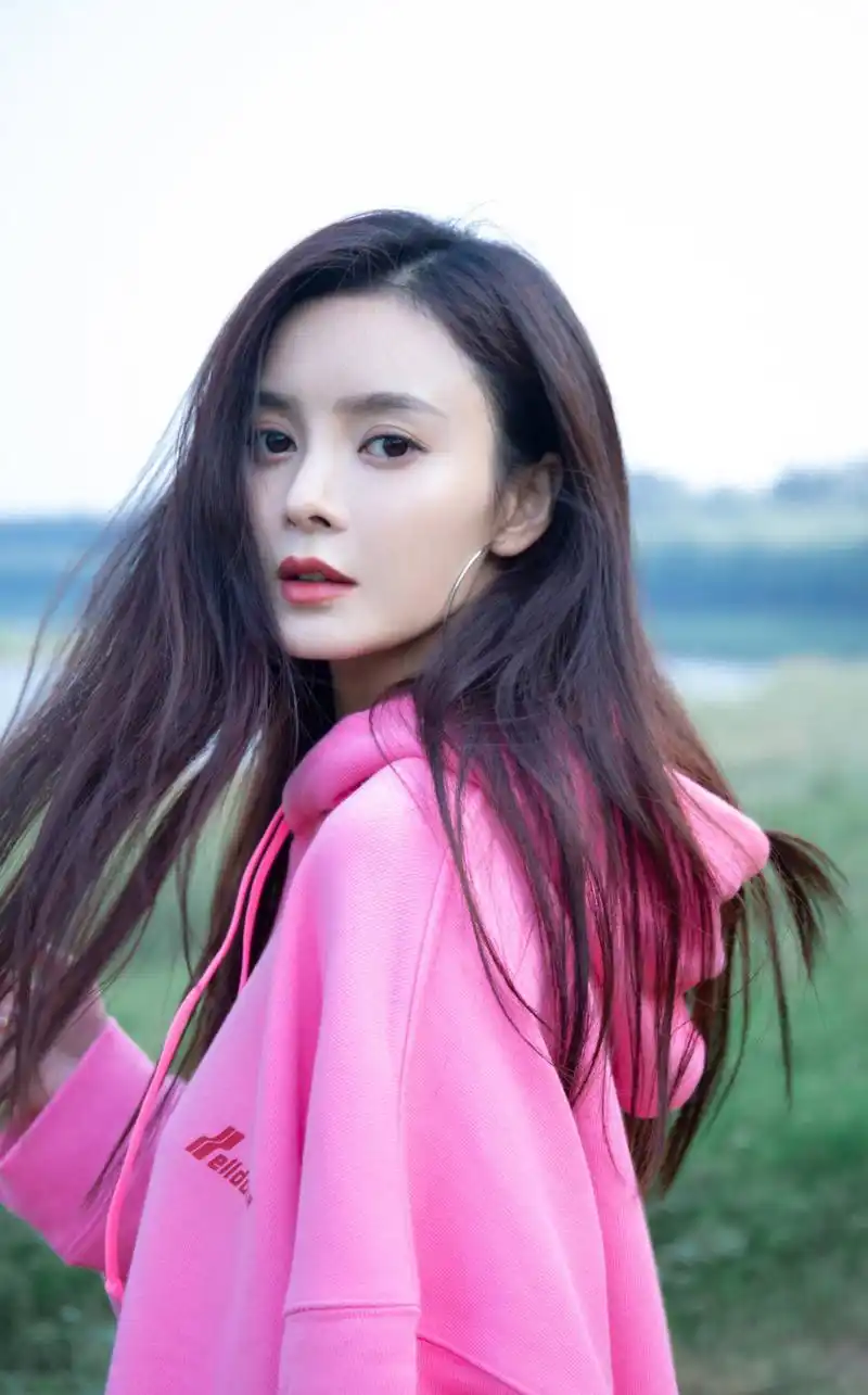 王瑞子:青春靓丽,美丽动人