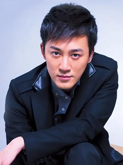 42岁男演员林峰被说老,肤色发黑脸颊下垂,妻子护夫怒怼恶评