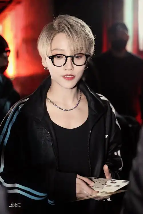 0315刘雨昕下班眼镜渣苏感小刘又上线了