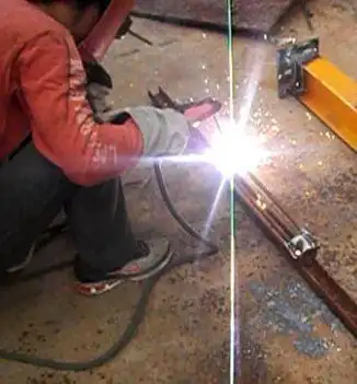 一种新型短肢工字钢悬挑脚手架!_螺栓