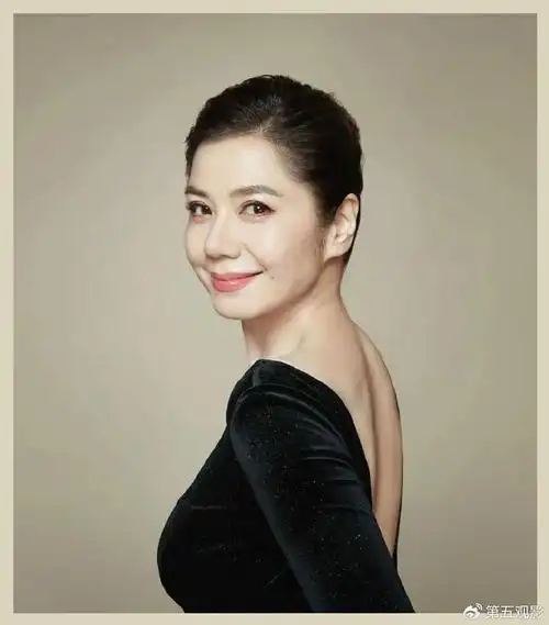 钟楚红急流勇退的真相 东方梦露|秋天的童话|钟楚红|周润发_新浪新闻