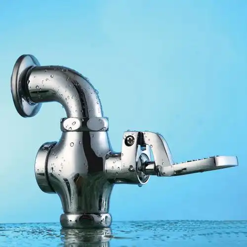 铬色入墙脚踏式冲洗阀