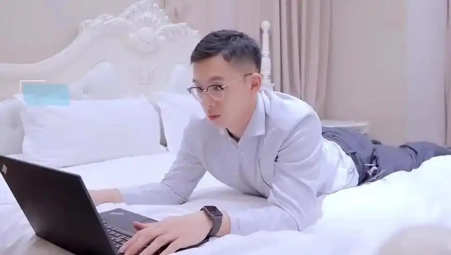 北大双学位的学霸帅哥林鹰谷火了正装也太帅了