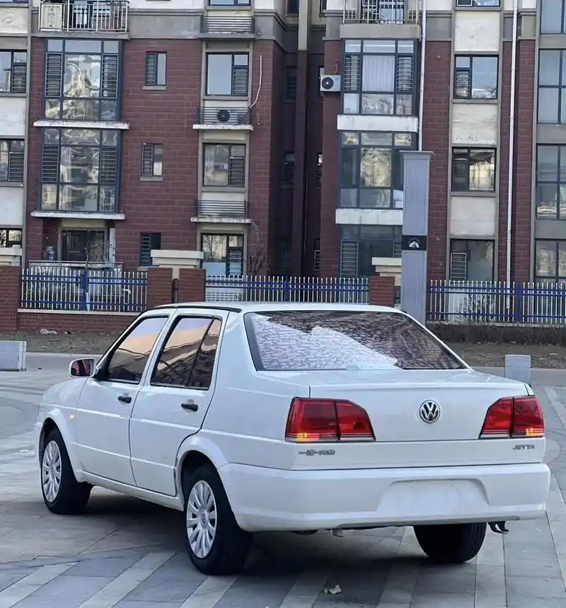 白捷达,黑普桑,不是流氓就是黑帮. 白捷达,黑普桑,后备厢里必有枪