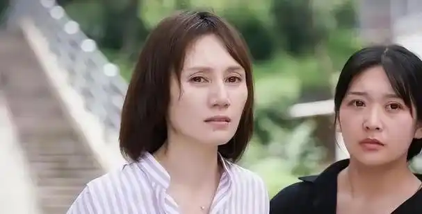 袁泉:6根钢钉1根钢条,坚守多年不变,袁泉打了多少明星的脸