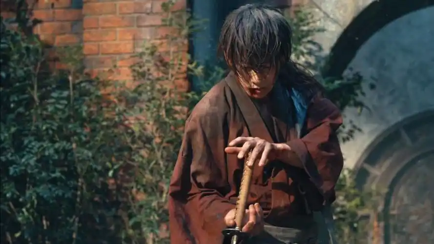 《浪客剑心最终章:人诛篇》漫改巅峰之作,动作戏行云流水,刀剑互拼