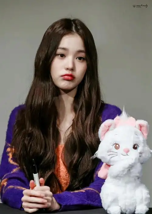 张元英 wonyoung /图源见logo 676767侵删 - 堆糖,美图壁纸兴趣