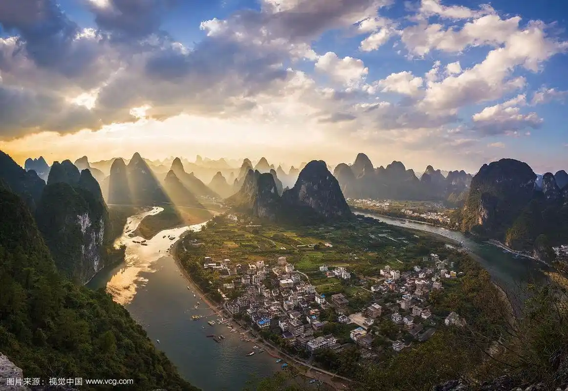 桂林漓江日落全景