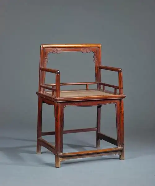 上海博物馆中国明清家具馆是国内第一个中国古典家具专题陈列.