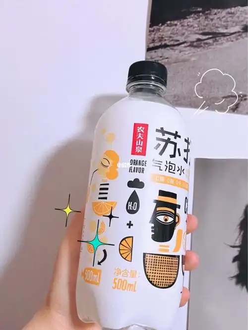 农夫山泉苏打气泡水日向夏橘味77拂晓白桃味