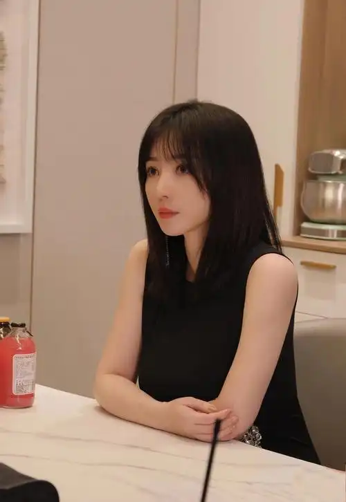 柳岩个人资料(演员柳岩,亲情和爱情都有泪,41岁依旧单身) | 说明书网