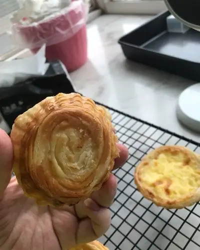 凌彩蒽做的自制蛋挞皮(千层酥皮)