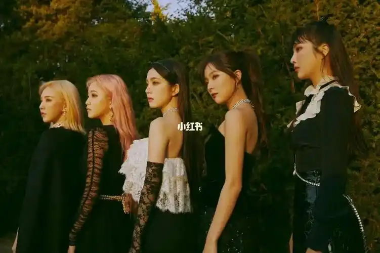 如题,初次收毛的特典卡,不包椰的团体卡共30张42不包邮,这是啥行情,之