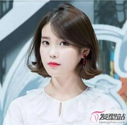 女生时尚短发烫发外翻 塑造独特曲线短发美女_发型站_最新流行发型