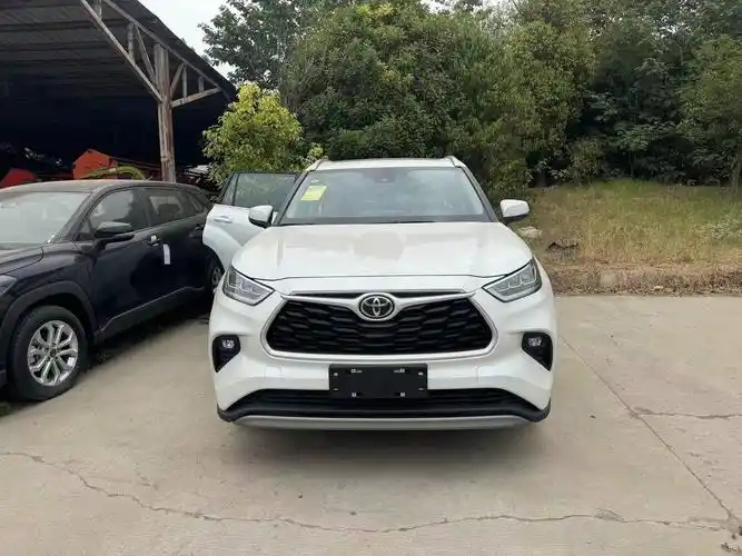 汉兰达目前店内现车充足,置换补贴高达一万