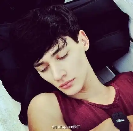 男神一枚,中俄混血男模