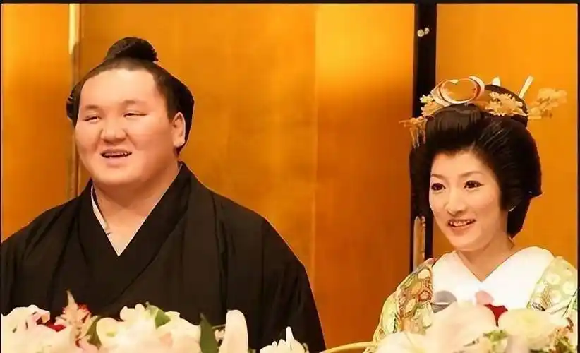 白鹏翔:国外相扑王,蒙古出生,统治国外相扑10年,娶白富美为妻_力士