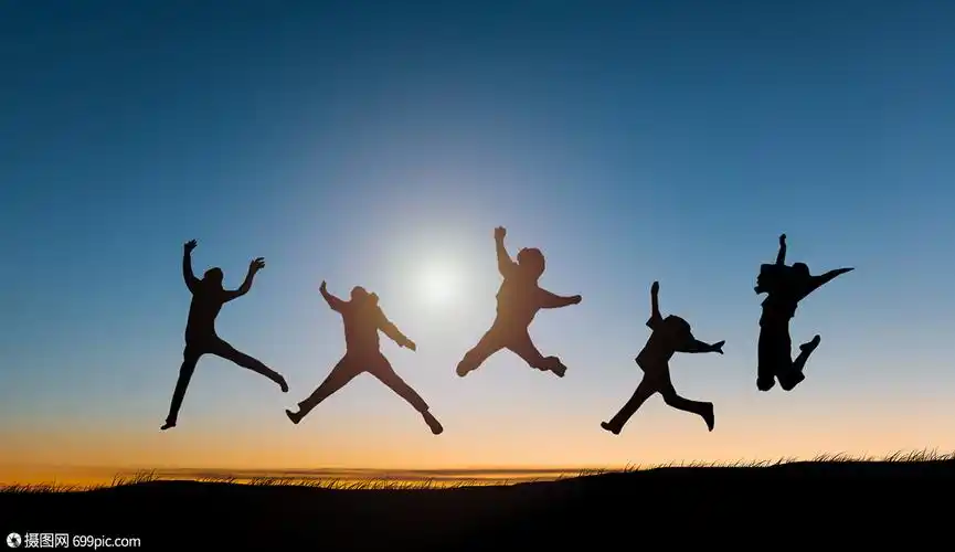 活力青年夕阳朝气图片