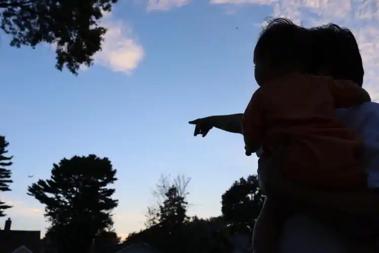 睡前散步壮壮有个好爸爸