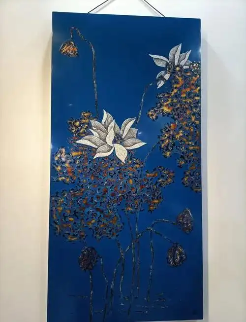 漆艺是我国传统工艺,距今有8000年历史,蛋壳螺钿是漆画中的一种技法