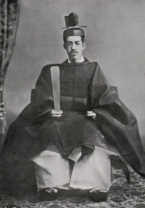 日本裕仁天皇患有先天性疾病,都是日本皇室近亲结婚的恶果