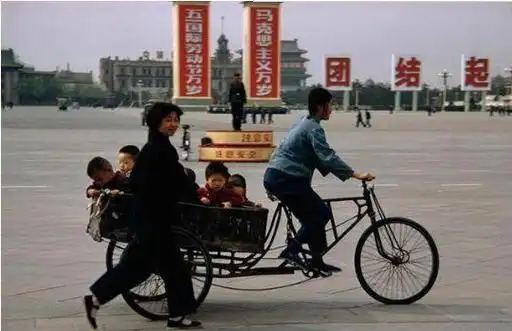 35张珍贵彩色老照片展现了70年代人的风采