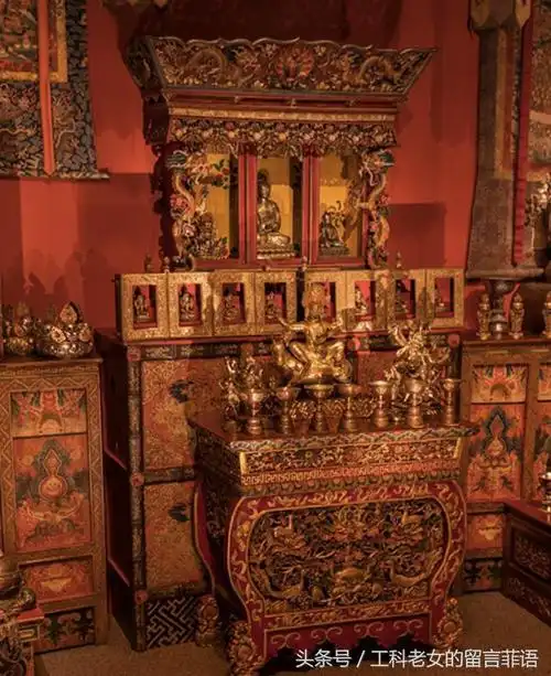 惊讶于藏传佛教佛堂的华丽