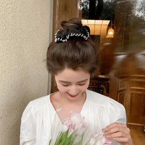 今年流行肥肠圈扎发洋气又显脸小