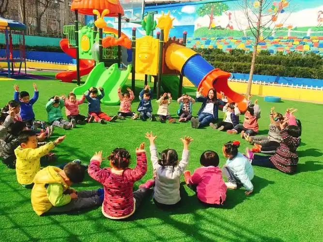 开心宝贝幼儿园日常生活之户外活动篇