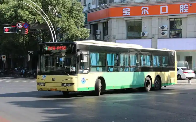 衢州公交1路换车纪念