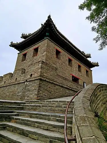 端午节前爬居庸关长城.