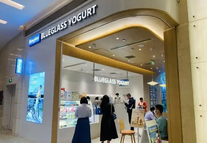 blueglass广州万菱汇店  图源:赢商云智库拍摄