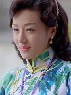 丁丹萍(何彦霓饰演)