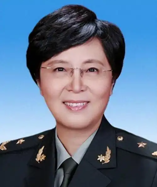 清华女少将陈薇家人嫌丈夫学历低婚后丈夫31年没让她做过家务