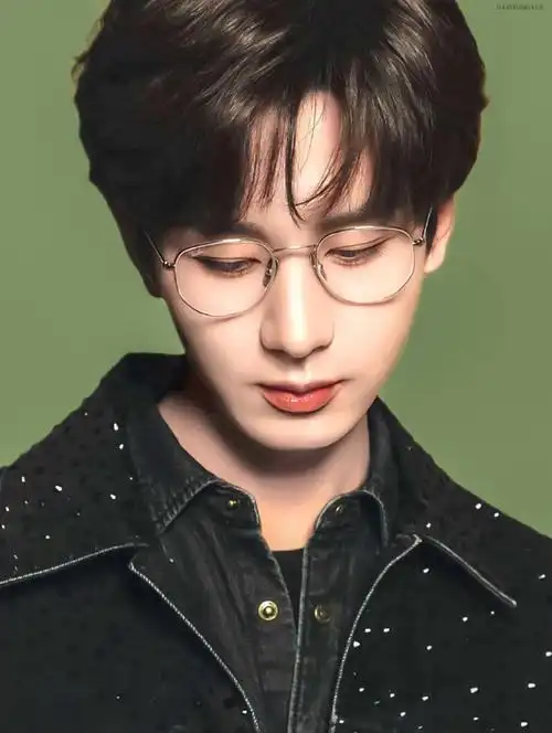 宝投稿」营业中眼镜一戴,谁也不爱,拽拽的成毅太撩我了#成毅王权富贵