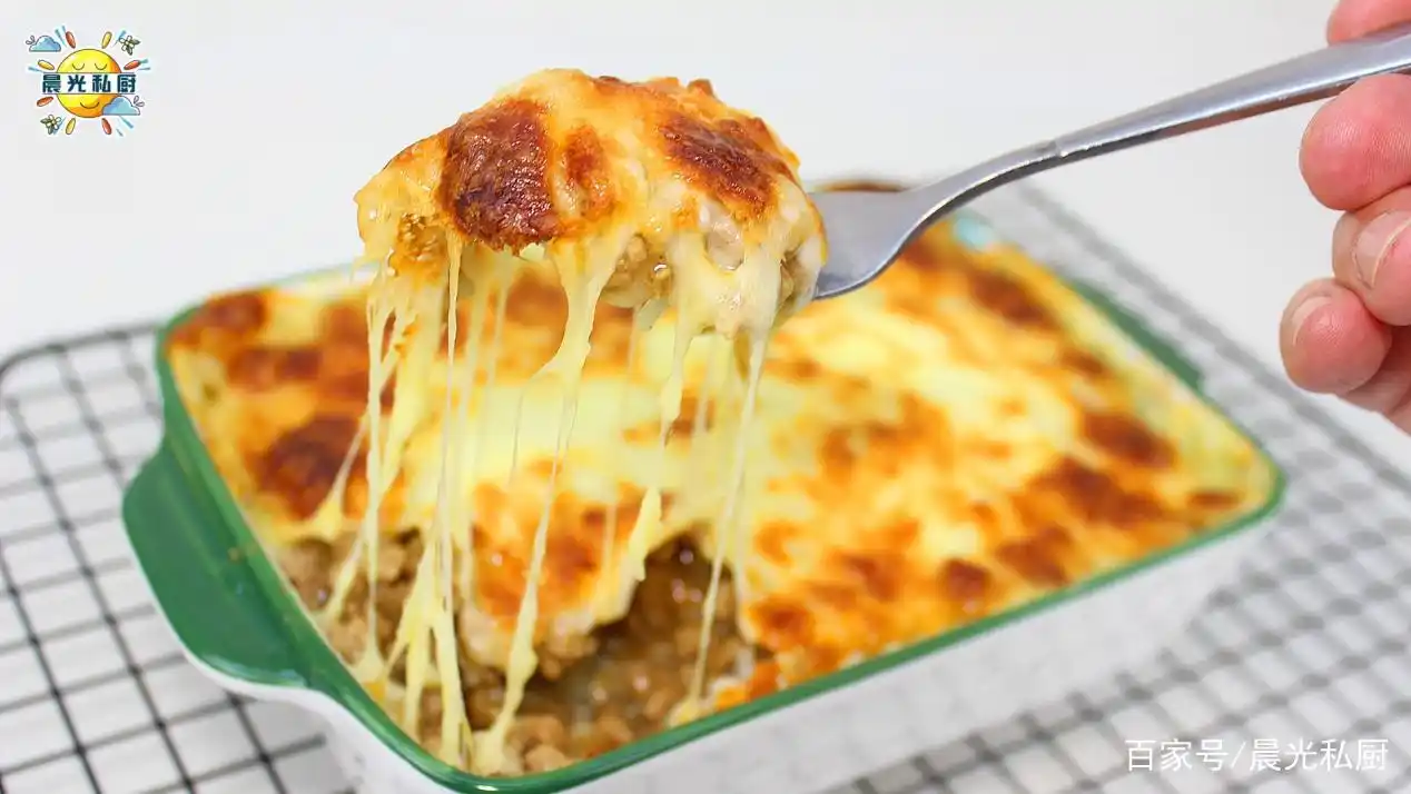 咖喱肉酱芝士焗饭,无需任何技巧,只要简单熬煮,就会超级浓郁